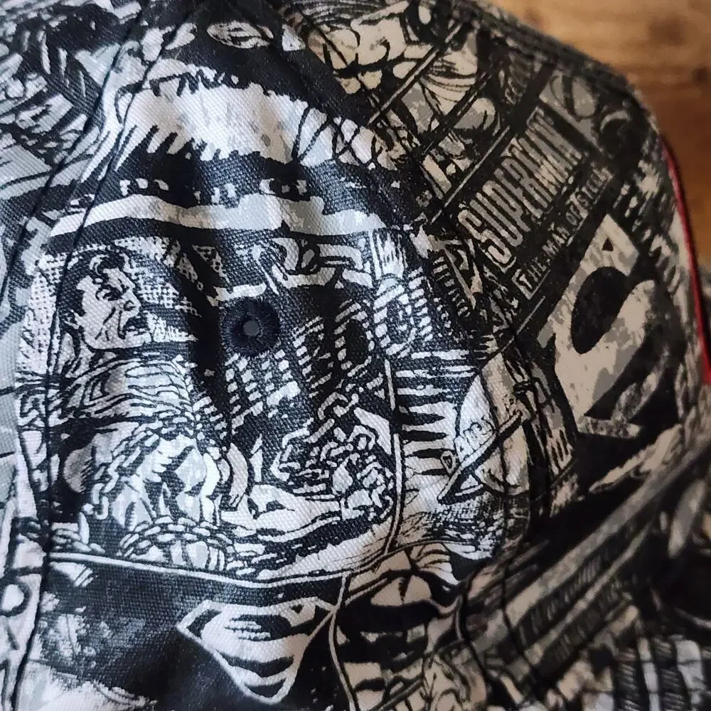 Bioworld Superman DC Comics Flatbill Fitted Hat Men's Black White Comic Print